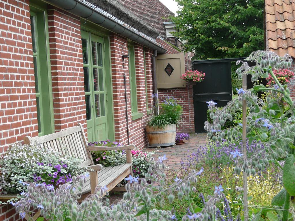 Bed and Breakfast Landgoedlogies Pábema Zuidhorn Esterno foto