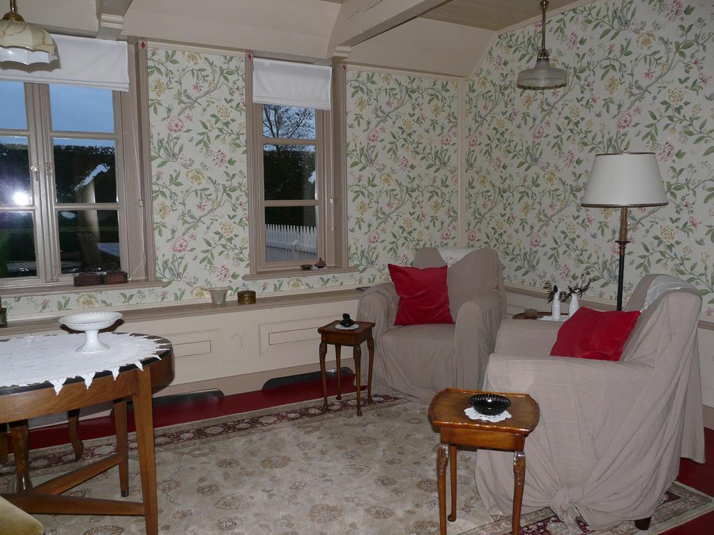 Bed and Breakfast Landgoedlogies Pábema Zuidhorn Esterno foto